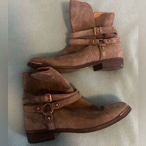 UGG Kelby Ankle boots, grey suede Women’s size 9.5